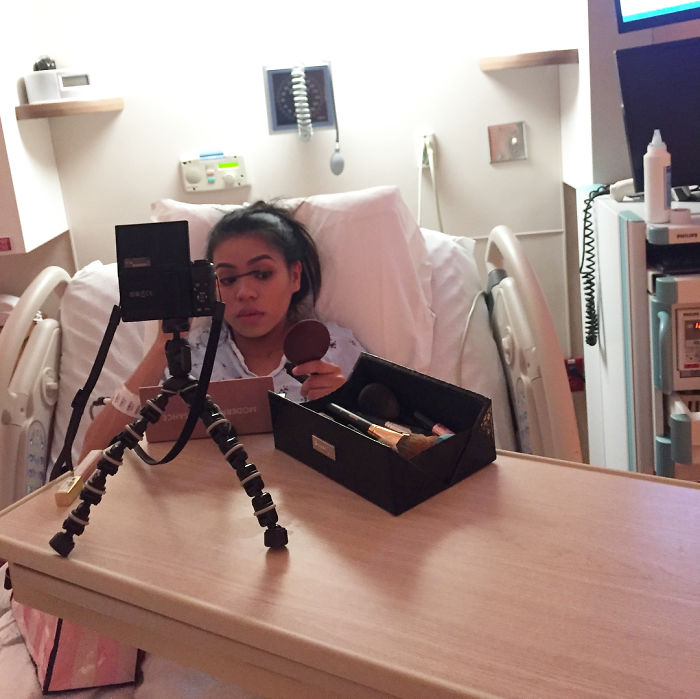 Mothers Are Applying Make Up Before Giving Birth And Not Everyone Is On Board With The Trend Mothers Are Applying Make Up Before Giving Birth And Not Everyone Is On Board With The Trend