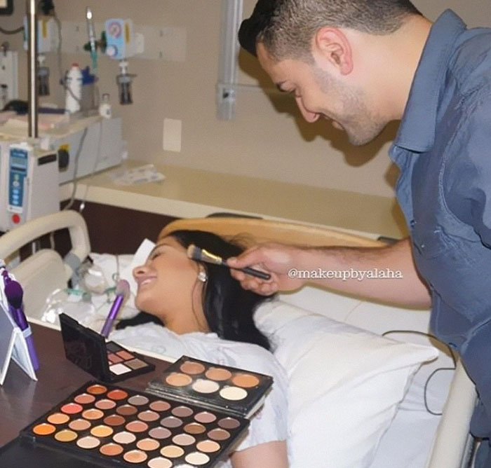 Mothers Are Applying Make Up Before Giving Birth And Not Everyone Is On Board With The Trend Mothers Are Applying Make Up Before Giving Birth And Not Everyone Is On Board With The Trend