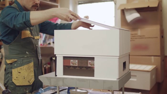 McDonalds Opens A Tiny Restaurant For Bees McDonalds Opens A Tiny Restaurant For Bees