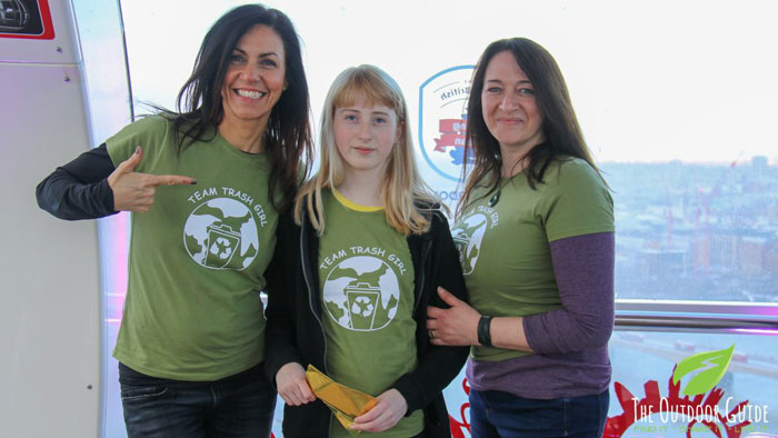 13-Years-Old Girl Gets Juice Thrown At Her Face, Punched And Even Shown A Knife By Schoolmates Only For Picking Up Litter 13-Years-Old Girl Gets Juice Thrown At Her Face, Punched And Even Shown A Knife By Schoolmates Only For Picking Up Litter