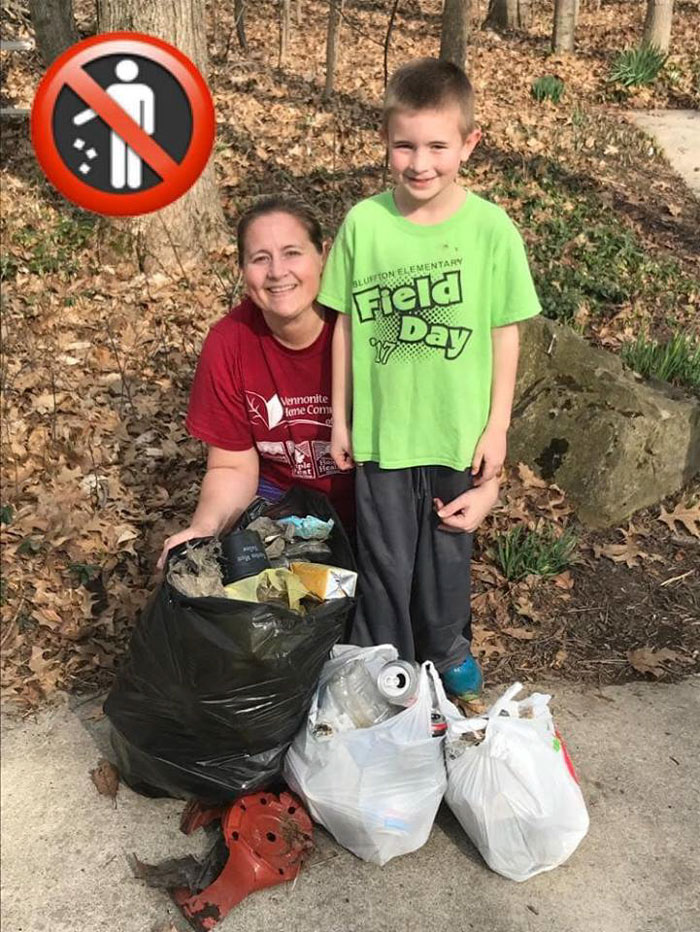 13-Years-Old Girl Gets Juice Thrown At Her Face, Punched And Even Shown A Knife By Schoolmates Only For Picking Up Litter 13-Years-Old Girl Gets Juice Thrown At Her Face, Punched And Even Shown A Knife By Schoolmates Only For Picking Up Litter