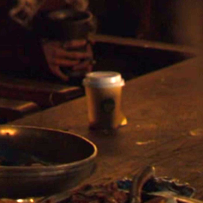 Game Of Thrones Accidentally Leave A Starbucks-Like Cup In One Of The Scenes And People Are Losing It (Updated) Game Of Thrones Accidentally Leave A Starbucks-Like Cup In One Of The Scenes And People Are Losing It (Updated)