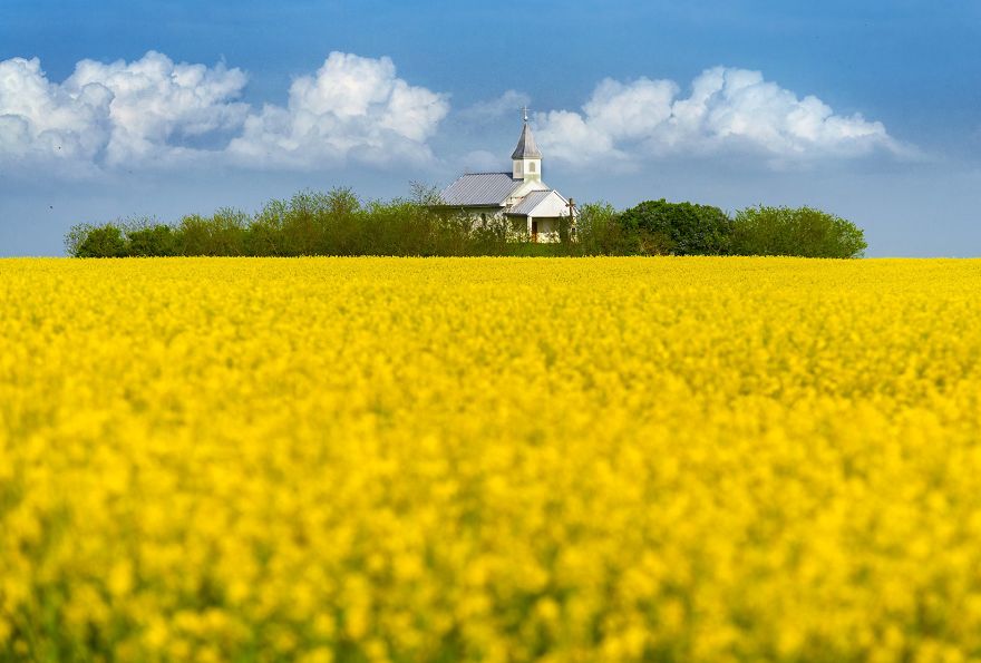 I Photographed The Romanian Countryside
