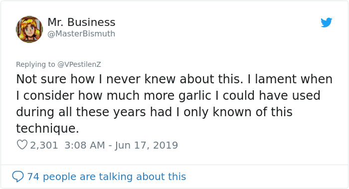 Woman's Garlic Peeling Hack Goes Viral And People Regret The Time They Wasted Doing It The Wrong Way Woman's Garlic Peeling Hack Goes Viral And People Regret The Time They Wasted Doing It The Wrong Way