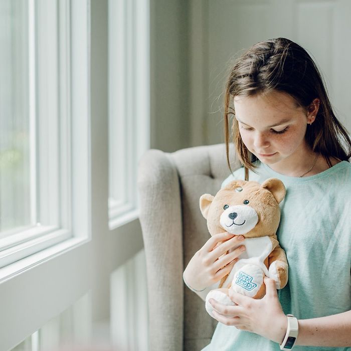 12-Year-Old Girl With Rare Disorder Creates Teddy Bears That Hide IV Bags For Other Young Patients