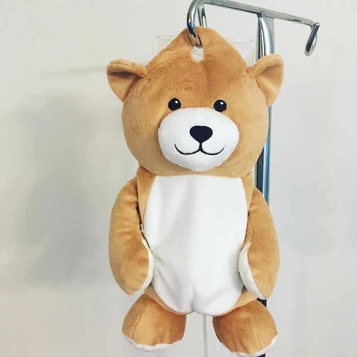 12-Year-Old Girl With Rare Disorder Creates Teddy Bears That Hide IV Bags For Other Young Patients 12-Year-Old Girl With Rare Disorder Creates Teddy Bears That Hide IV Bags For Other Young Patients