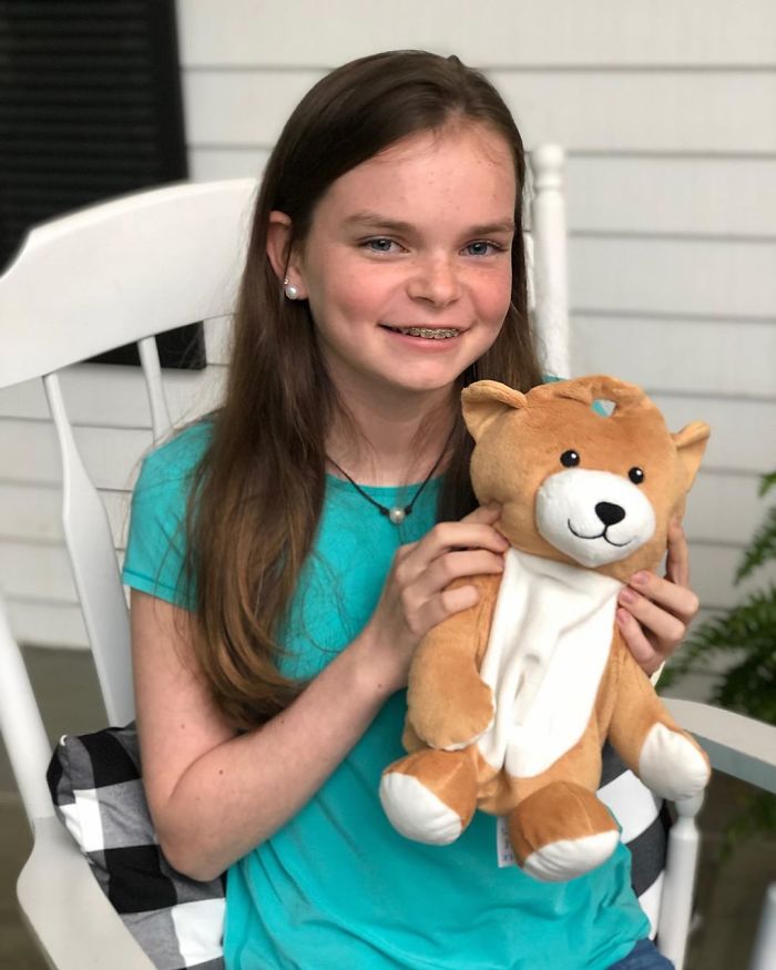 12-Year-Old Girl With Rare Disorder Creates Teddy Bears That Hide IV Bags For Other Young Patients 12-Year-Old Girl With Rare Disorder Creates Teddy Bears That Hide IV Bags For Other Young Patients