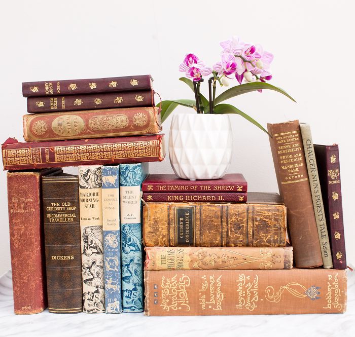 I Take Beautiful Photos Of My Book Collection To Spread Some Joy And Colour