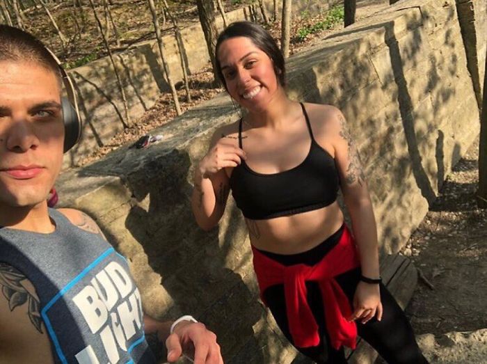 Guy Edits His Girl's Forehead To Look Bigger In Pics When She Makes Him Mad And It Goes Viral Guy Edits His Girl's Forehead To Look Bigger In Pics When She Makes Him Mad And It Goes Viral