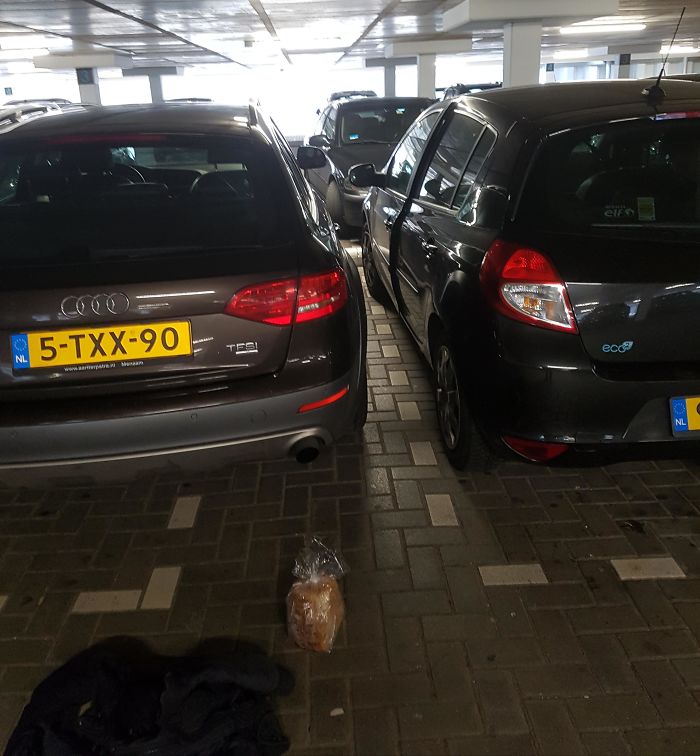 The Right Car Is Mine. I Physically Could Not Enter My Car. And Since The Batteries In My Key Ran Dry, I Could Not Open Any Doors But The Drivers Door From The Outside