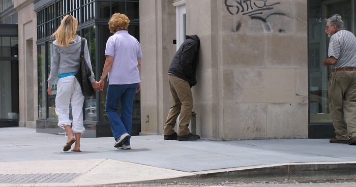 Artist Scares People By Putting Distressingly Looking Mannequins In Unexpected City Corners (58 Pics)Artist Scares People By Putting Distressingly Looking Mannequins In Unexpected City Corners (58 Pics)