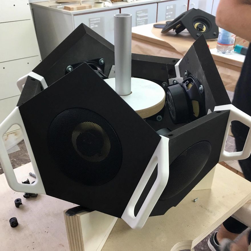 Artist Created A Sound Pendulum Based On His Experience With Meditation. Calm It Or Distract It.