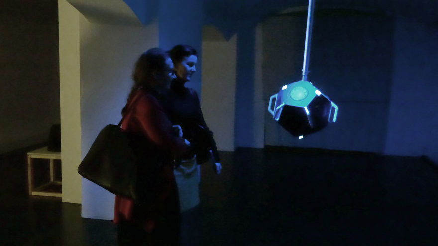 Artist Created A Sound Pendulum Based On His Experience With Meditation. Calm It Or Distract It.