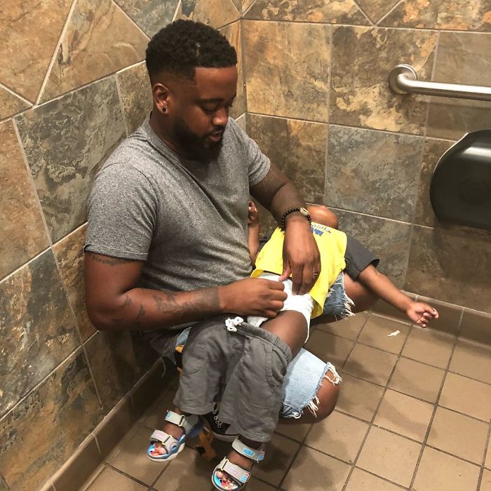 Inspired By Dad’s Viral Photo, John Legend Helps Pampers Install 5,000 Changing Tables In Men’s Restrooms Inspired By Dad’s Viral Photo, John Legend Helps Pampers Install 5,000 Changing Tables In Men’s Restrooms