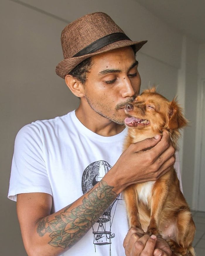 Little Dog Copies Her Bronze Owner In A Bronze Living Statue Performance And It Goes Viral Little Dog Copies Her Bronze Owner In A Bronze Living Statue Performance And It Goes Viral