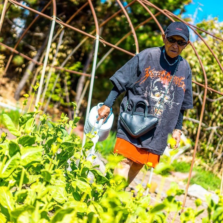 84-Year-Old Grandpa Teams Up With His Grandson To Create Fashionable Photoshoots That Stun 32k Followers On Instagram