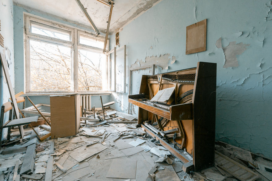 I Traveled To Pripyat Where The Chernobyl Catastrophy Hit To Find Forgotten Pianos (8 Pics) I Traveled To Pripyat Where The Chernobyl Catastrophy Hit To Find Forgotten Pianos (8 Pics)
