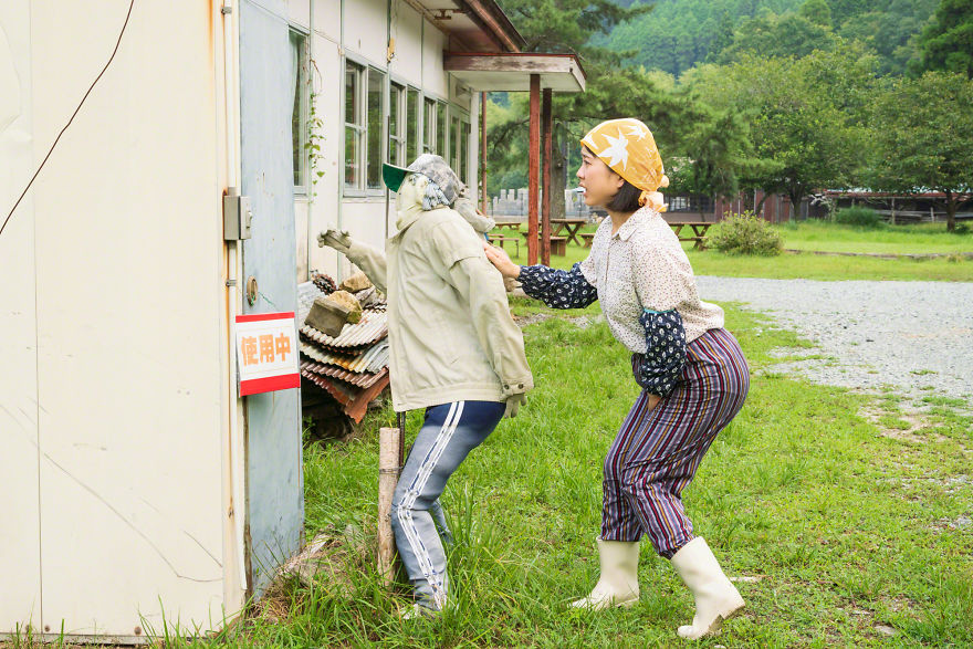 My 16 Self Portraits With Scarecrows Show The Depopulation Problems In Japan My 16 Self Portraits With Scarecrows Show The Depopulation Problems In Japan