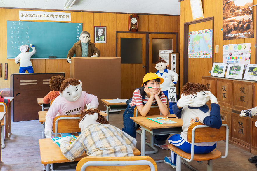 My 16 Self Portraits With Scarecrows Show The Depopulation Problems In Japan My 16 Self Portraits With Scarecrows Show The Depopulation Problems In Japan