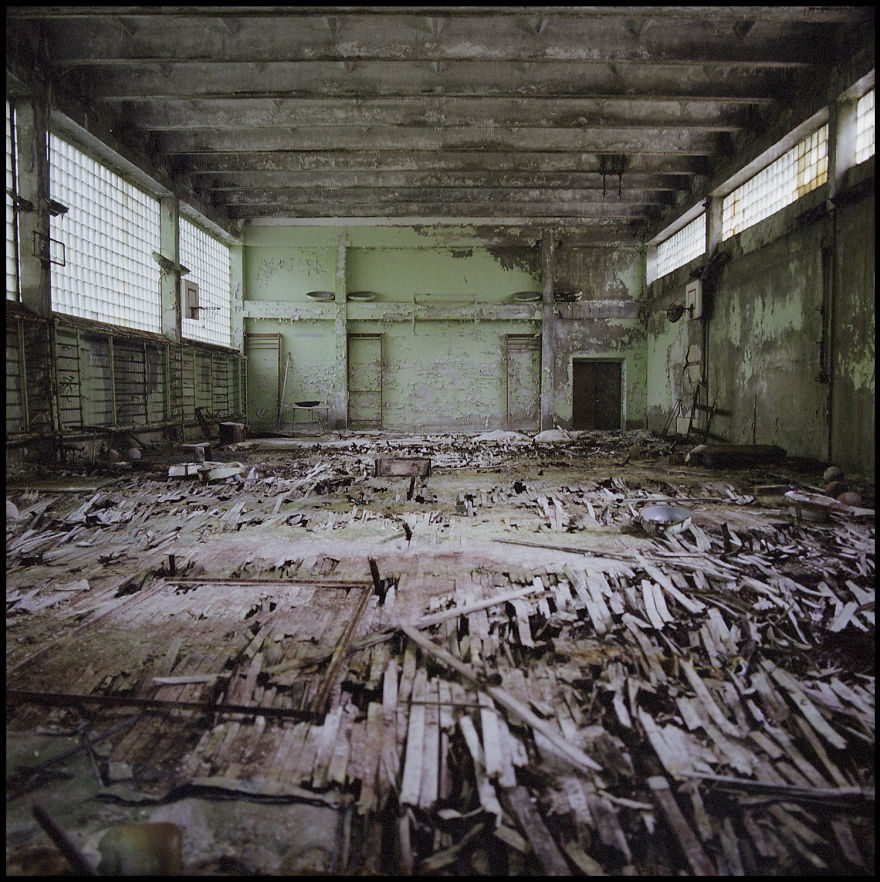 I Went To Chernobyl With My Hasselblad 500c Analog Camera And Came Back With Goosebumps And These Photographs