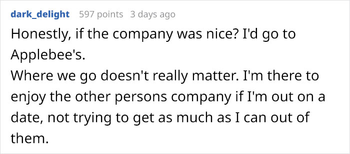 Woman Mocks Guy That Wanted To Take Her On A Date To Applebee's, Gets Destroyed With 19 Responses