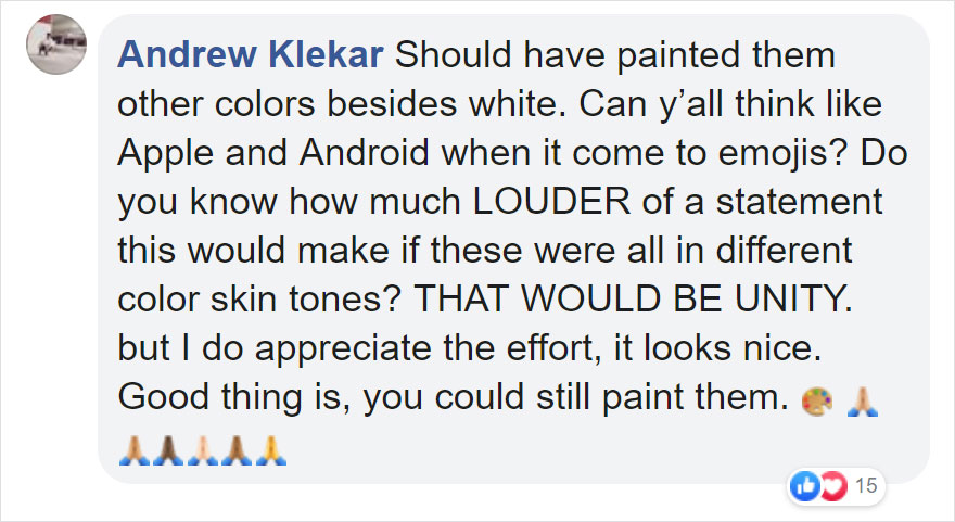 Giant Hands Reaching For Each Other Becomes The Newest Monumental Sculpture In Venice