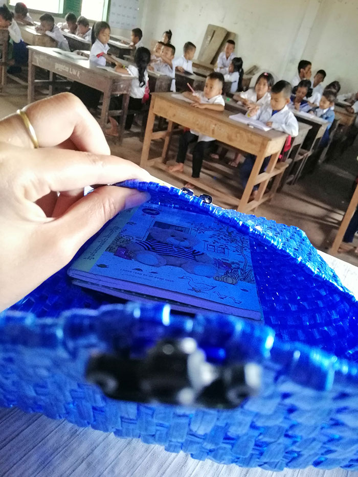 Teacher Shares Photos Of A Backpack A Father Made For His Son Because He Wanted To Save Money (Updated) Teacher Shares Photos Of A Backpack A Father Made For His Son Because He Wanted To Save Money (Updated)