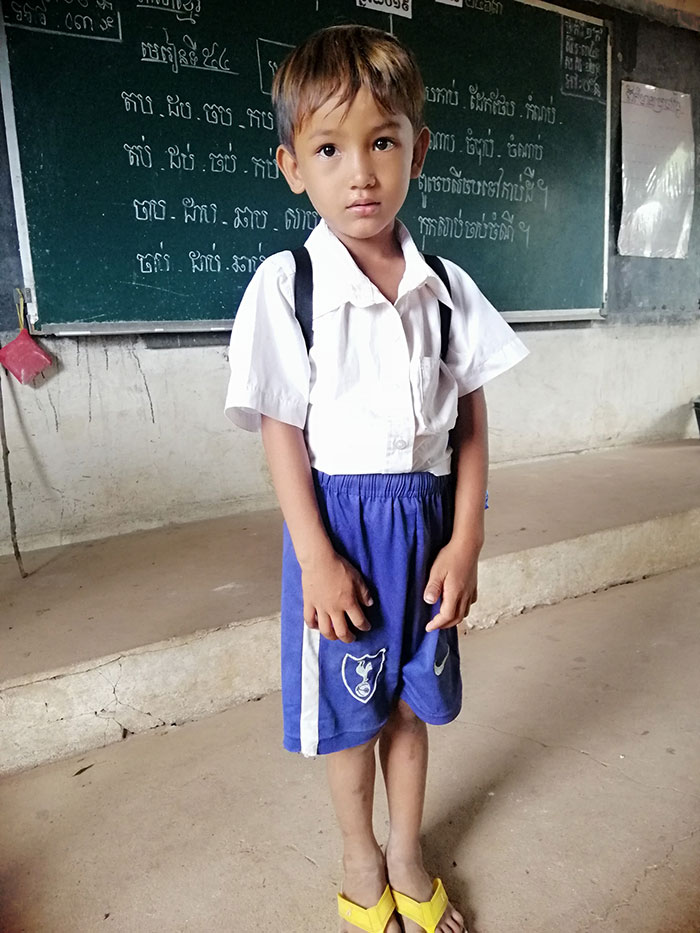 Teacher Shares Photos Of A Backpack A Father Made For His Son Because He Wanted To Save Money (Updated) Teacher Shares Photos Of A Backpack A Father Made For His Son Because He Wanted To Save Money (Updated)