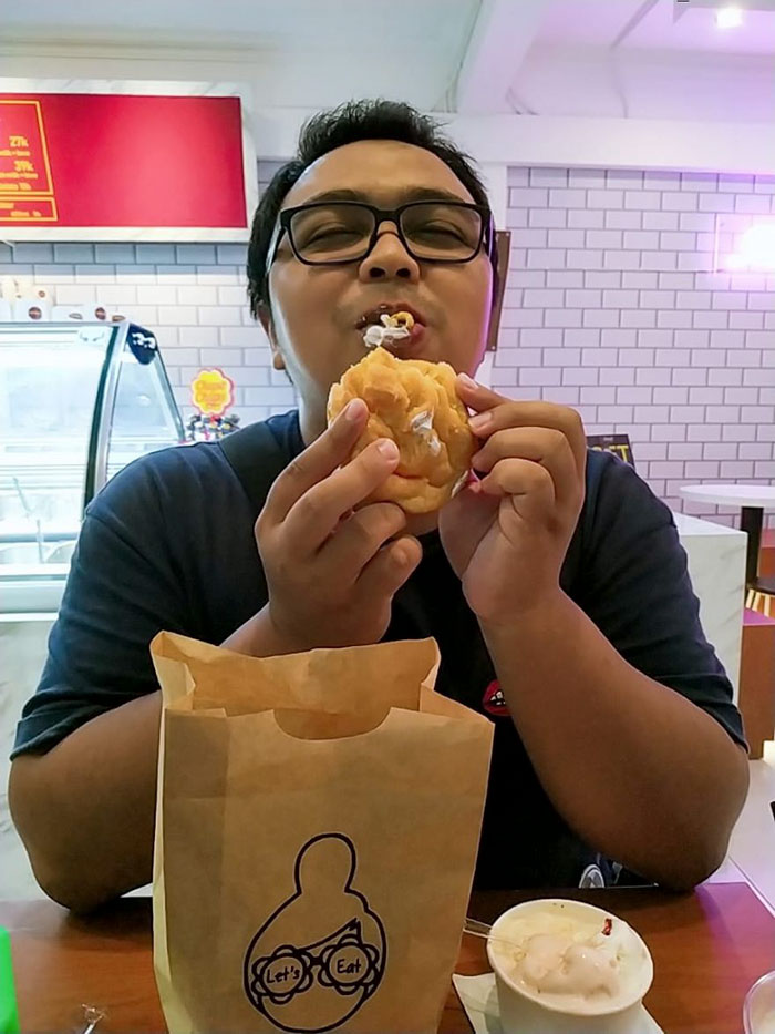 Man Buys All Of The Chicken In Store So A Fat-Shaming Stranger Couldn't Get Any Man Buys All Of The Chicken In Store So A Fat-Shaming Stranger Couldn't Get Any