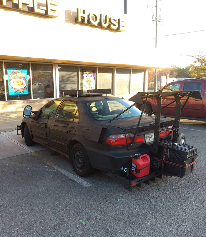 That BBQ Grill On The Window Is The Funniest Thing I've Seen All Week
