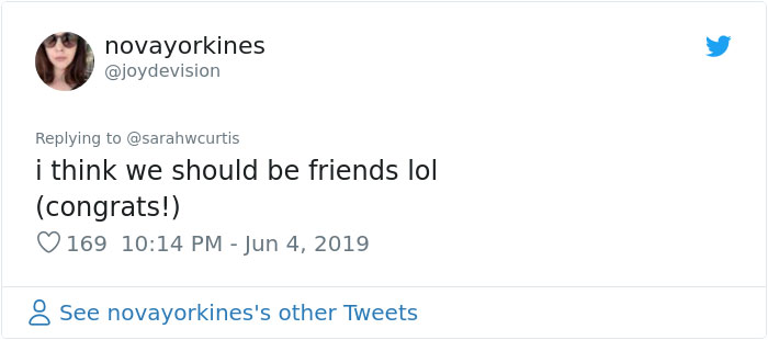 This Woman Gets A Maternity Photo Shoot With Her Thesis And All Students Relate This Woman Gets A Maternity Photo Shoot With Her Thesis And All Students Relate