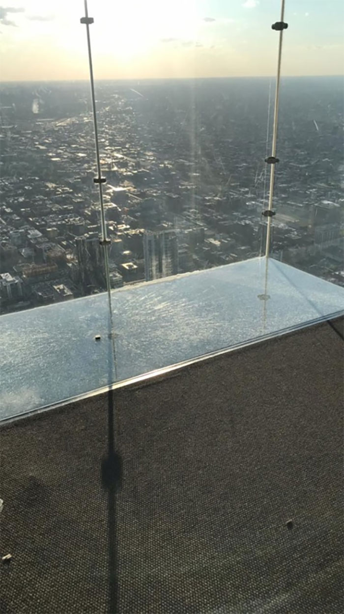 Visitors' Worst Nightmare Comes True As The Glass Floor On 103rd Floor Shatters Under Their Feet