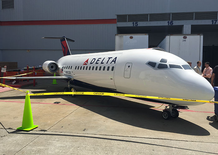 These Techs Turn An Unused Boeing 757 Engine Parts Into A Grill These Techs Turn An Unused Boeing 757 Engine Parts Into A Grill