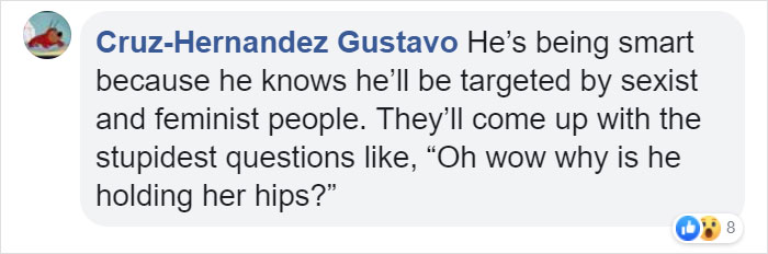 Keanu Reeves Doesn't Touch People When Taking Pictures And It's Too Pure For This World (5 Pics) Keanu Reeves Doesn't Touch People When Taking Pictures And It's Too Pure For This World (5 Pics)
