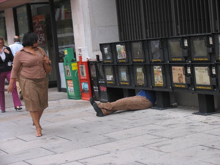 Mannequins-City-Street-Art-Installation-Trolling-Sculptor-Artist-Mark-Jenkins