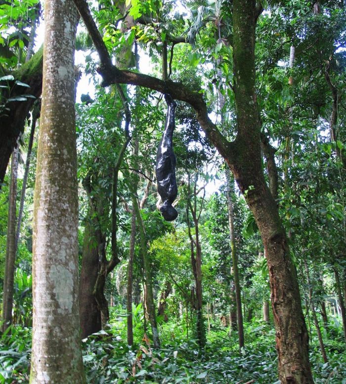 Mannequins-City-Street-Art-Installation-Trolling-Sculptor-Artist-Mark-Jenkins