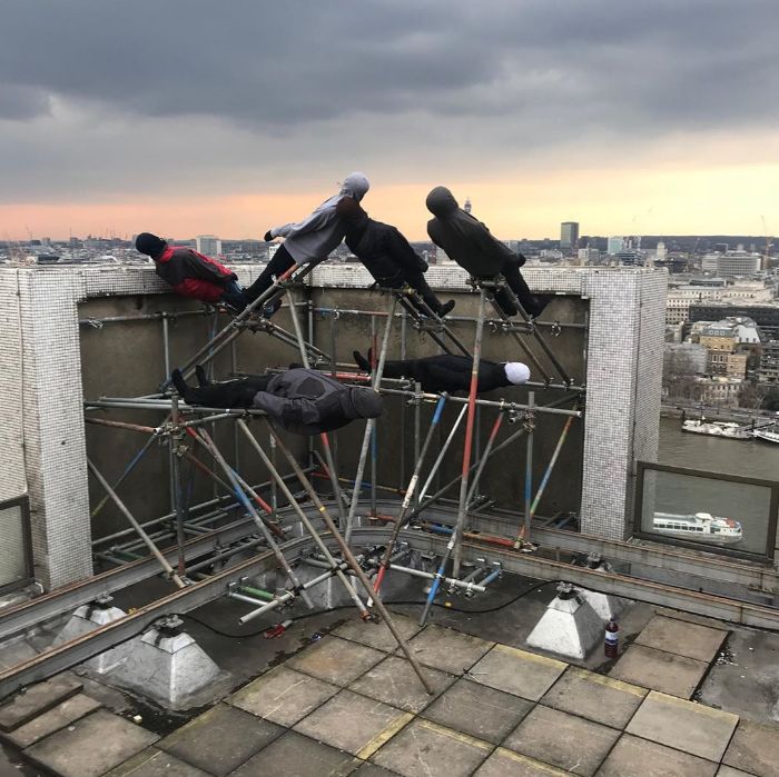 Mannequins-City-Street-Art-Installation-Trolling-Sculptor-Artist-Mark-Jenkins