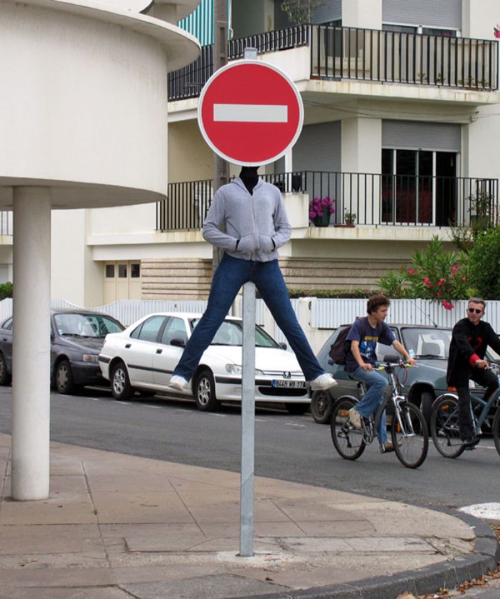 Mannequins-City-Street-Art-Installation-Trolling-Sculptor-Artist-Mark-Jenkins