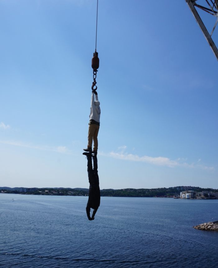 Mannequins-City-Street-Art-Installation-Trolling-Sculptor-Artist-Mark-Jenkins