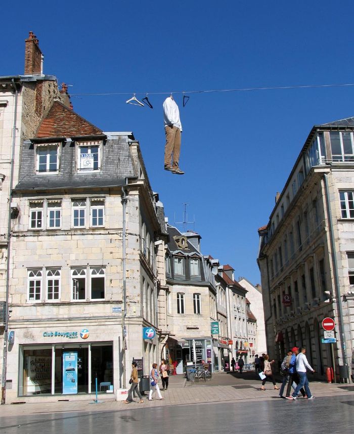 Mannequins-City-Street-Art-Installation-Trolling-Sculptor-Artist-Mark-Jenkins
