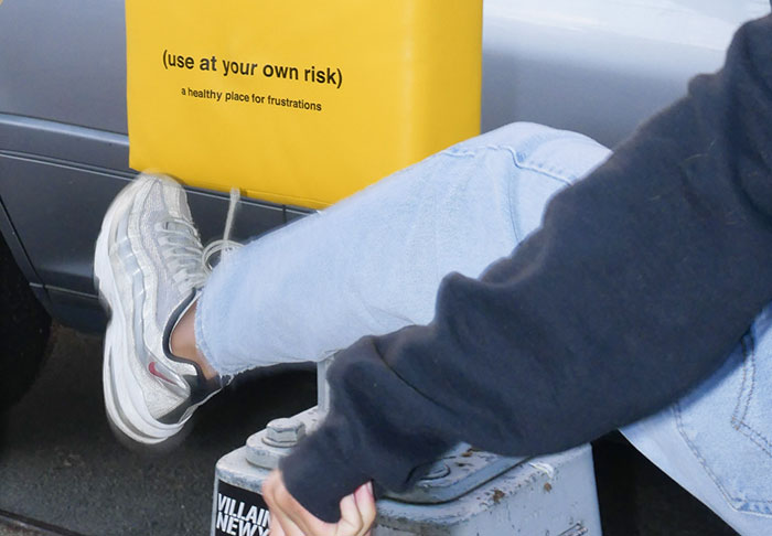 People In New York Can Now Let Their Anger Out By Punching These Bags That Were Set Up Around The City People In New York Can Now Let Their Anger Out By Punching These Bags That Were Set Up Around The City