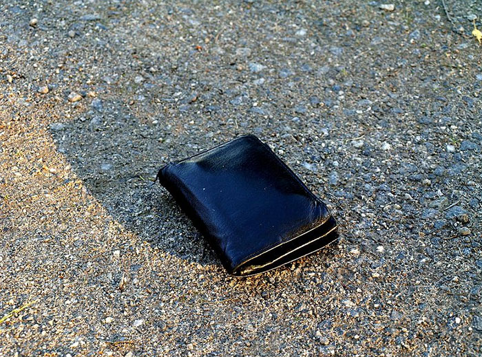 Researchers Placed 17,000 Wallets In Different Cities To See How Many People Would Return Them