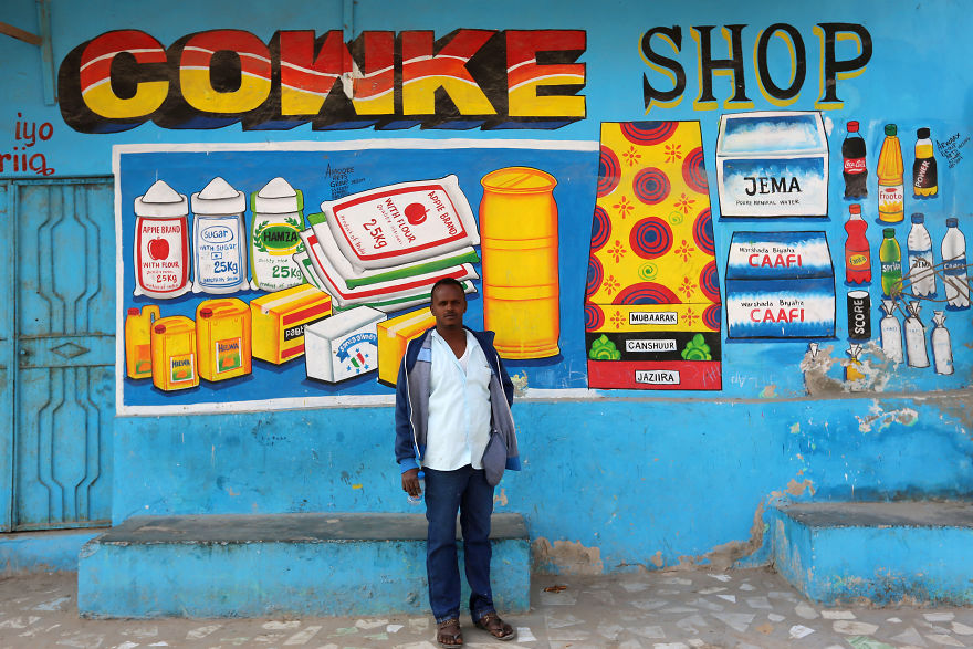 Low Literacy Rates In Somalia Means People Have To 'See' What They Buy So Storefronts Have Amazing Murals (15 Pics) Low Literacy Rates In Somalia Means People Have To 'See' What They Buy So Storefronts Have Amazing Murals (15 Pics)