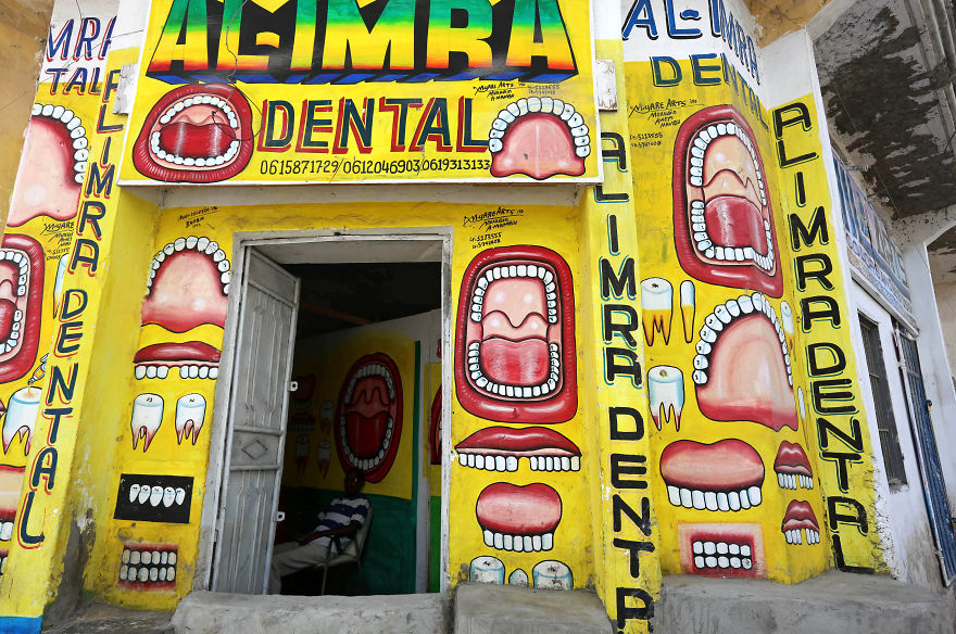 Low Literacy Rates In Somalia Means People Have To 'See' What They Buy So Storefronts Have Amazing Murals (15 Pics) Low Literacy Rates In Somalia Means People Have To 'See' What They Buy So Storefronts Have Amazing Murals (15 Pics)