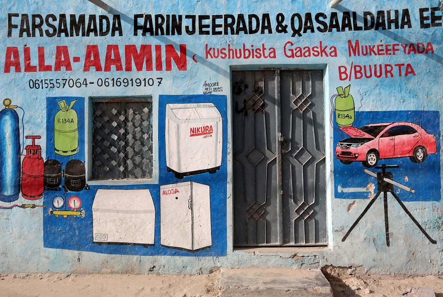 Low Literacy Rates In Somalia Means People Have To 'See' What They Buy So Storefronts Have Amazing Murals (15 Pics) Low Literacy Rates In Somalia Means People Have To 'See' What They Buy So Storefronts Have Amazing Murals (15 Pics)