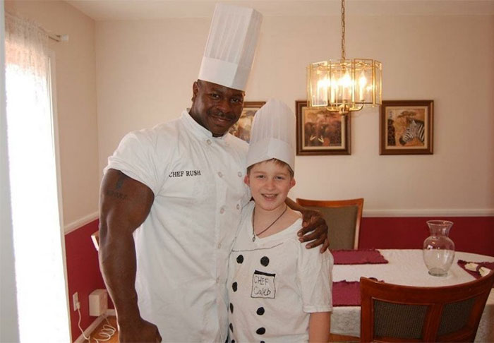 People Notice That This White House Chef Is Something Way Out Of The Ordinary, Even Start A Photoshop Battle People Notice That This White House Chef Is Something Way Out Of The Ordinary, Even Start A Photoshop Battle