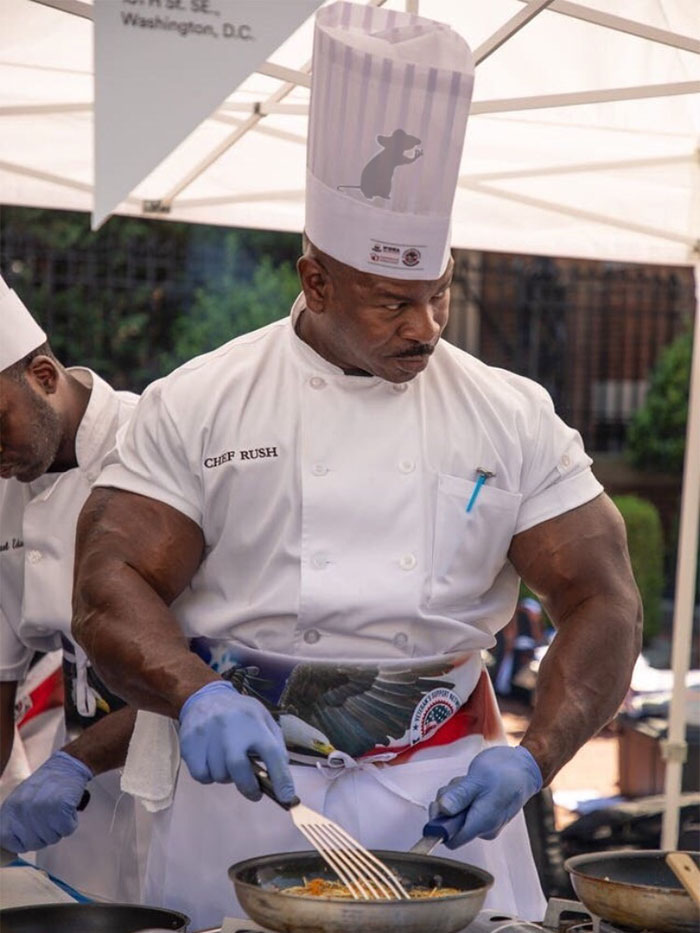 People Notice That This White House Chef Is Something Way Out Of The Ordinary, Even Start A Photoshop Battle People Notice That This White House Chef Is Something Way Out Of The Ordinary, Even Start A Photoshop Battle