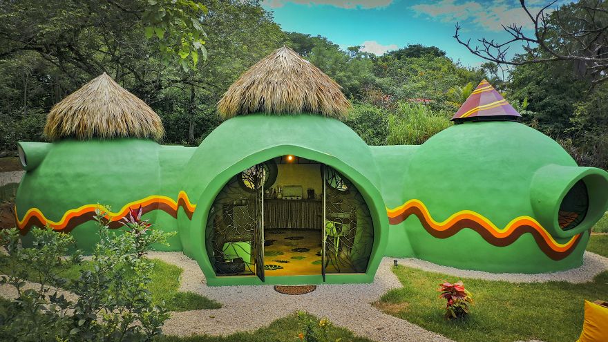 I Used A Mix Of Concrete And Dish-Washing Detergent To Build This Amazing Dome House In Costa Rica I Used A Mix Of Concrete And Dish-Washing Detergent To Build This Amazing Dome House In Costa Rica