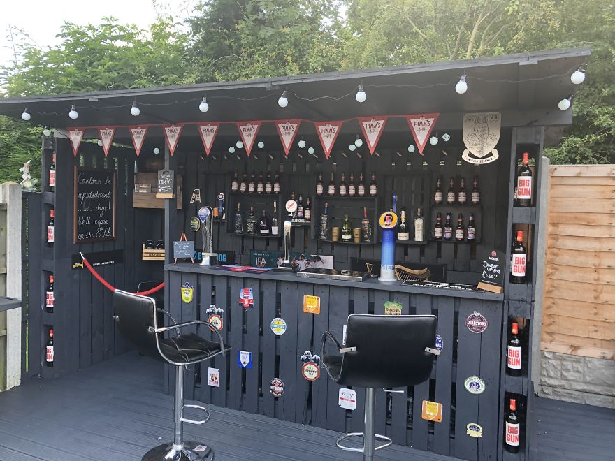 This Pallet Bar In My Backyard Cost Me Only $112 To Make This Pallet Bar In My Backyard Cost Me Only $112 To Make