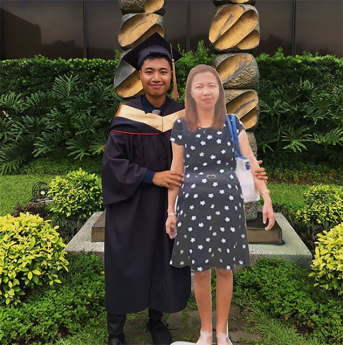 Filipino Student Takes A Cardboard Cutout Of His Late Mother To A Graduation Ceremony Filipino Student Takes A Cardboard Cutout Of His Late Mother To A Graduation Ceremony